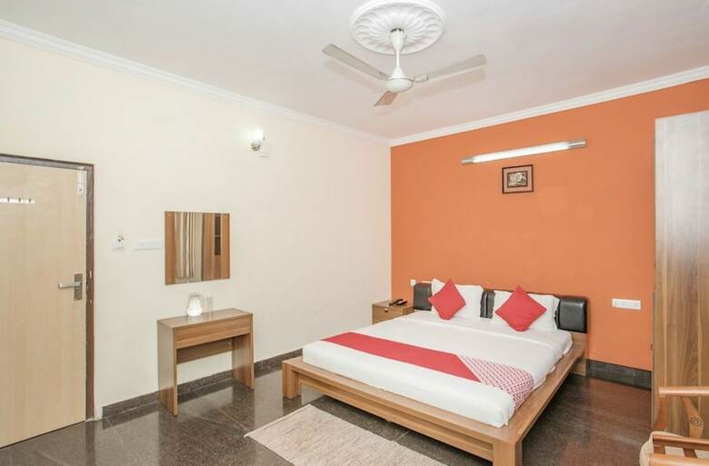 Hotel The Meenakshi Resort