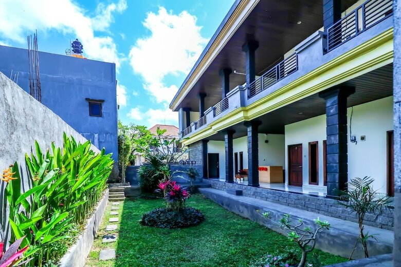 Hostal Oyo 1193 Asri House