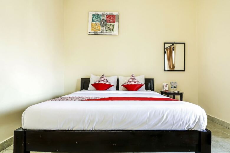 Hostal Oyo 1193 Asri House