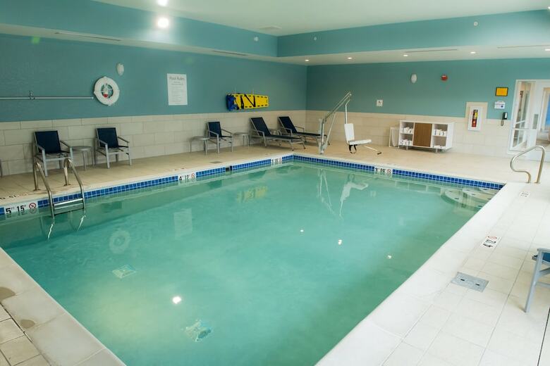 Hotel Holiday Inn Express And Suites Warsaw - E Center