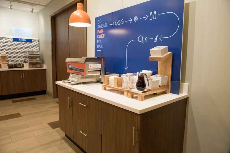 Hotel Holiday Inn Express And Suites Warsaw - E Center