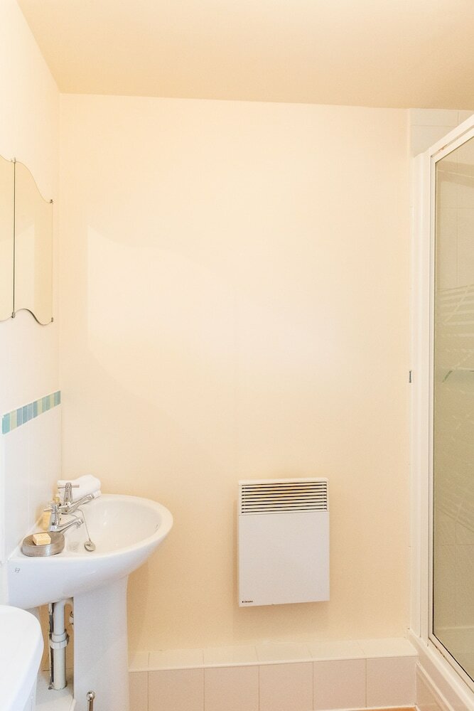 Velvet 2-bed Apartment Stewart Place - Ware