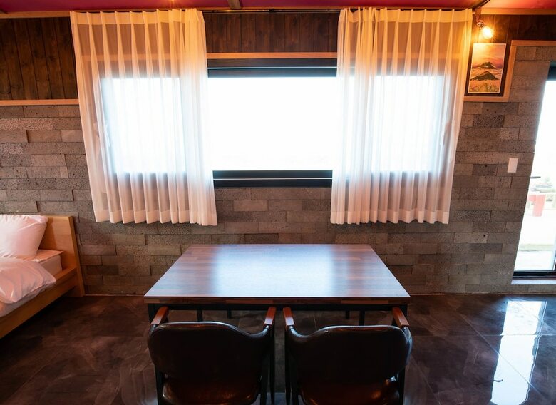 Hotel Jeju Cloudy Field House