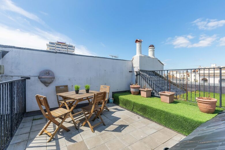 Brighton Getaways-sunshine Central House