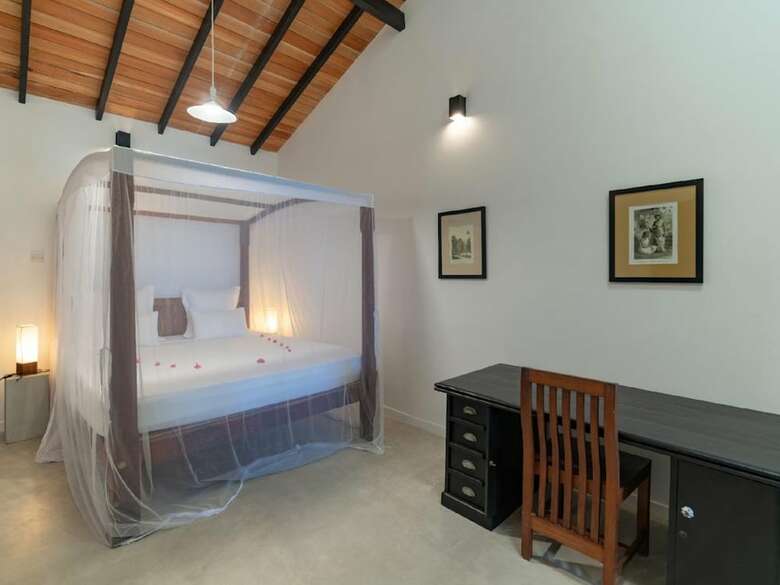 Hotel Blue Parrot Beach Villa