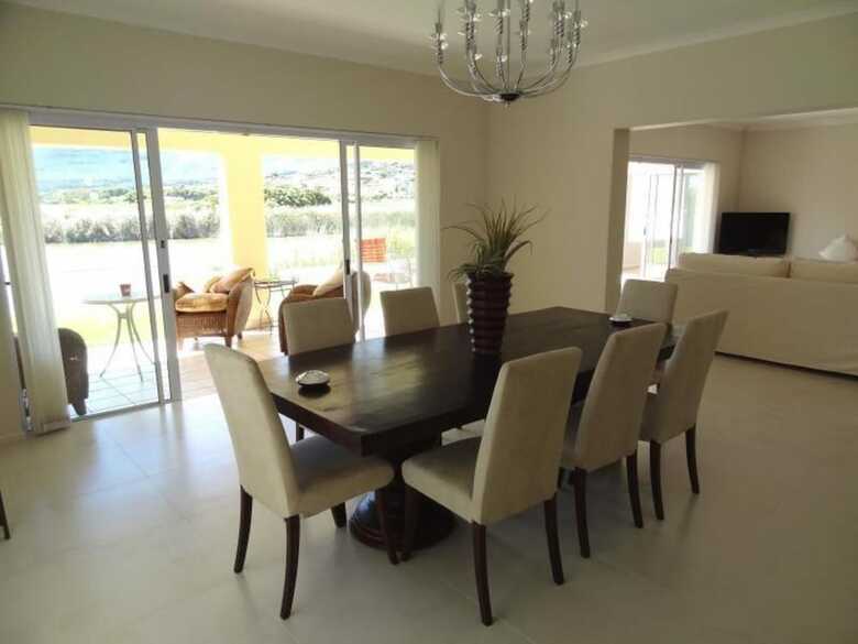 Villa Lake Michelle.. Cape Town