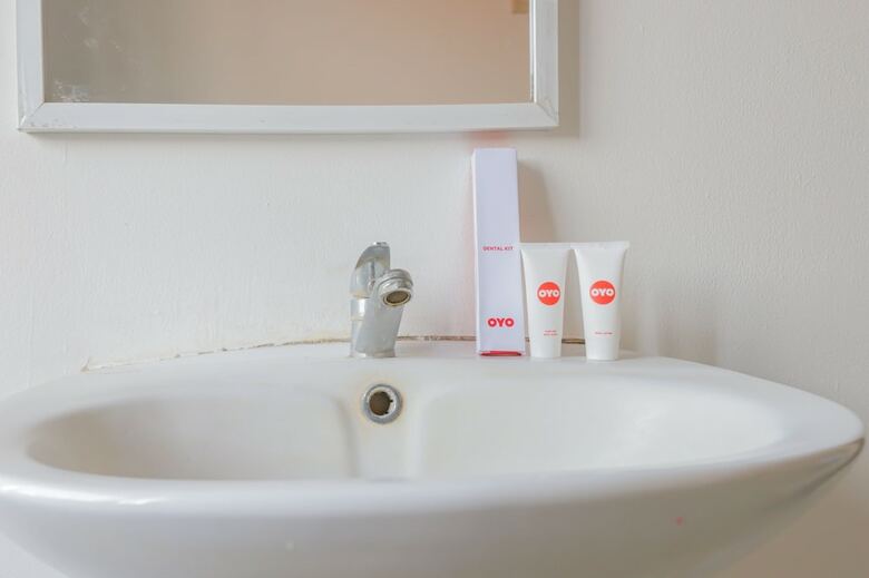 Hotel Oyo 442 Koen Hanare