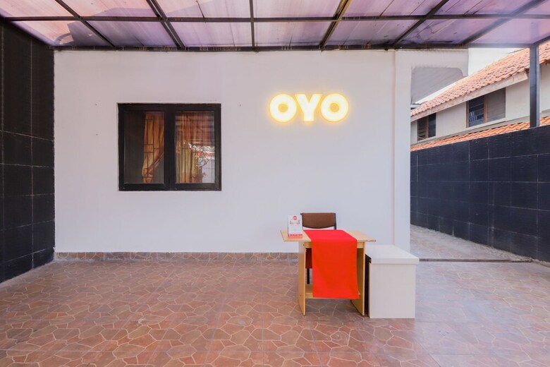 Hotel Oyo 442 Koen Hanare