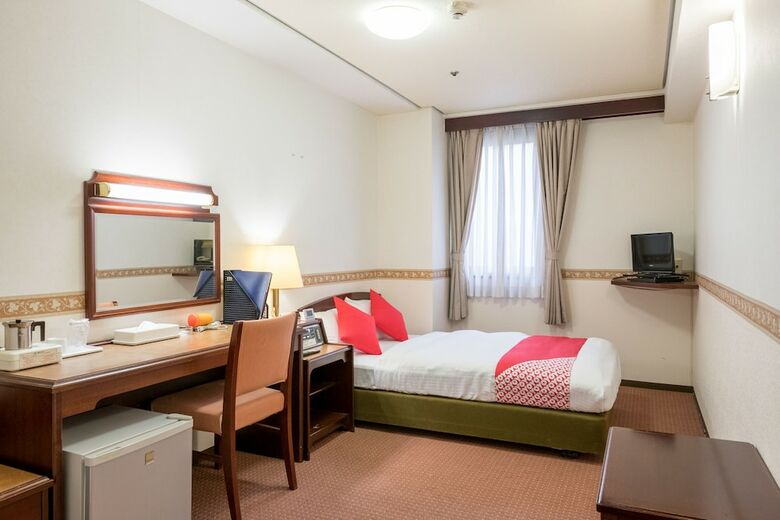 Oyo Hotel Toyama Joshi Koen
