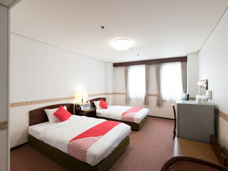 Oyo Hotel Toyama Joshi Koen