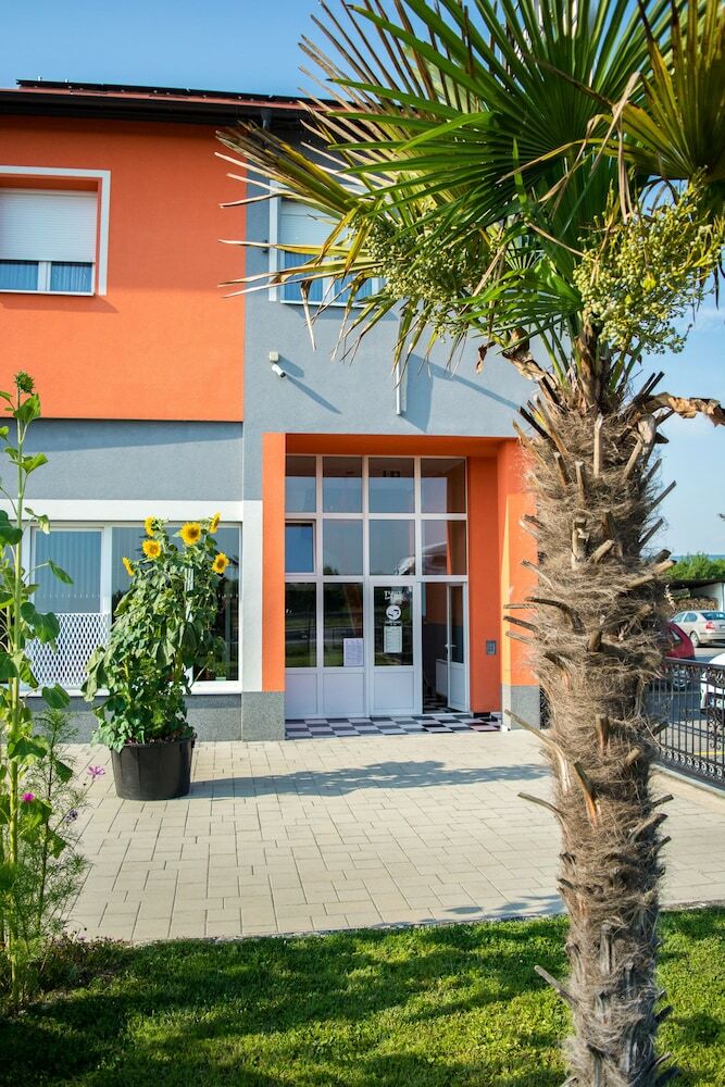 Pension Restoran Prenociste Turist