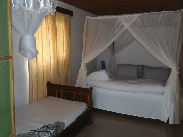 Hotel Auberge Chez Laurette Morombe