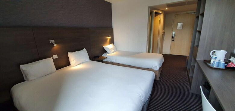 Hotel Kyriad Aix Les Milles - Plan de Campagne