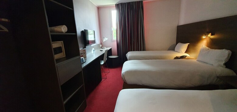 Hotel Kyriad Aix Les Milles - Plan de Campagne