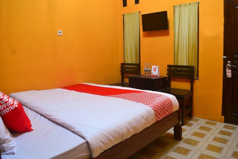 Hostal Oyo 1145 Rita Guesthouse