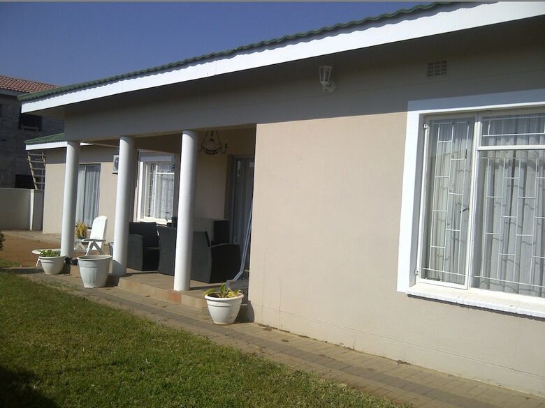 Hotel Gie's Guesthouse