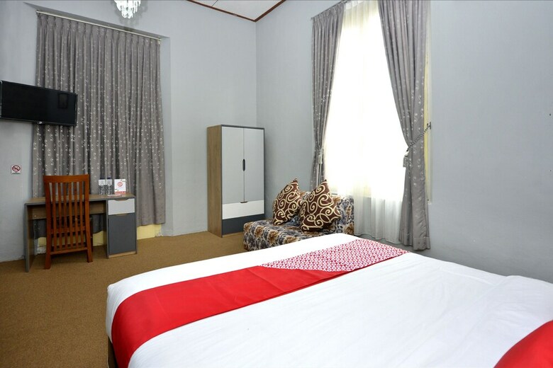 Hostal Oyo 1303 Golden Inn 2