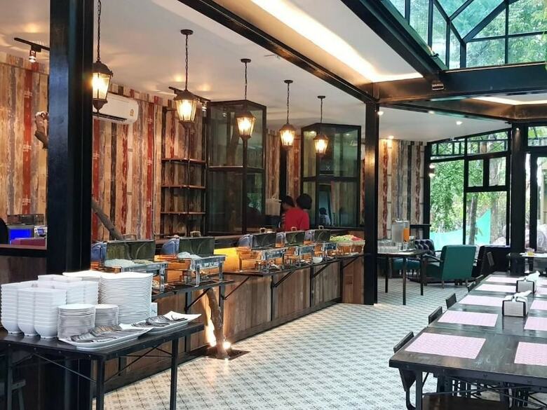 T-rex Burirum Boutique Hotel