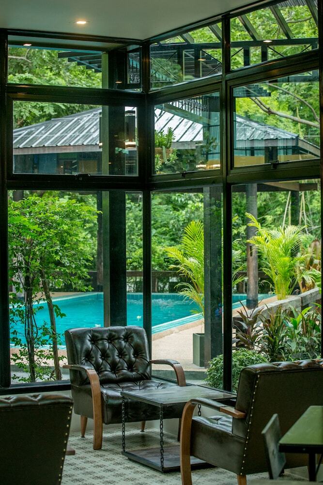 T-rex Burirum Boutique Hotel