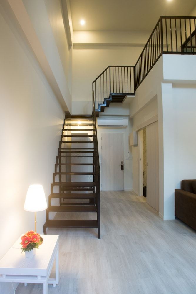 T-rex Burirum Boutique Hotel