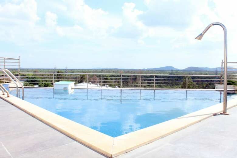 Hotel Alegria Whitehouse Mambakkam