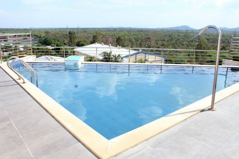 Hotel Alegria Whitehouse Mambakkam