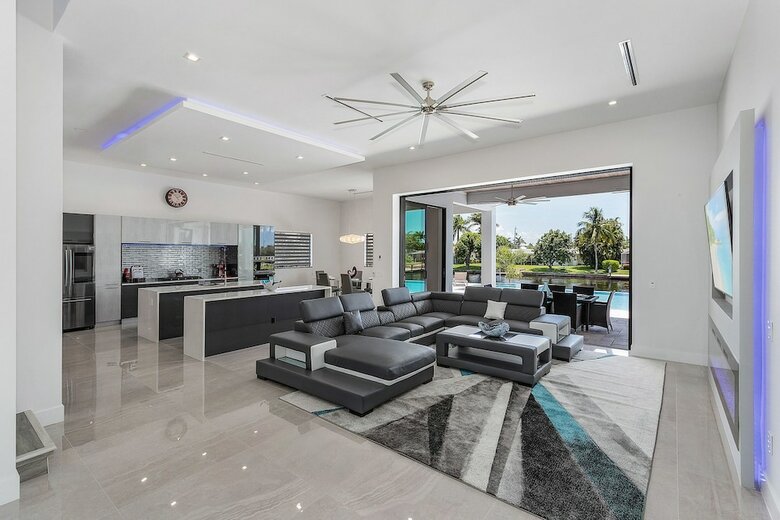 Villa Cosmopolitan By Vacationhit