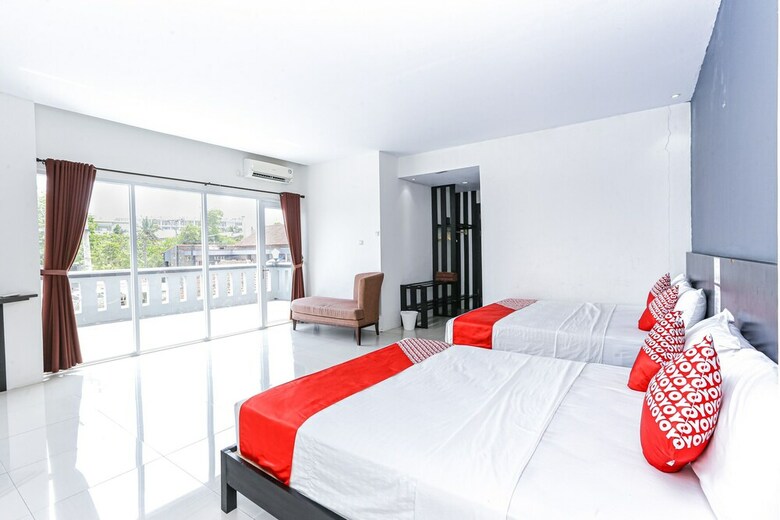 Capital O 1246 Hotel Grand Pacific