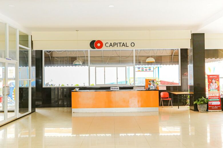 Capital O 1246 Hotel Grand Pacific