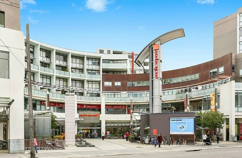 Apartamentos 3br Penthouse Above A Shopping Mall