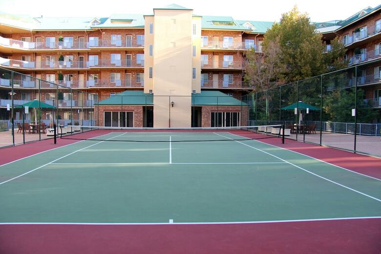Adelaide Central Apartment - 3br, 2bath & Carpark