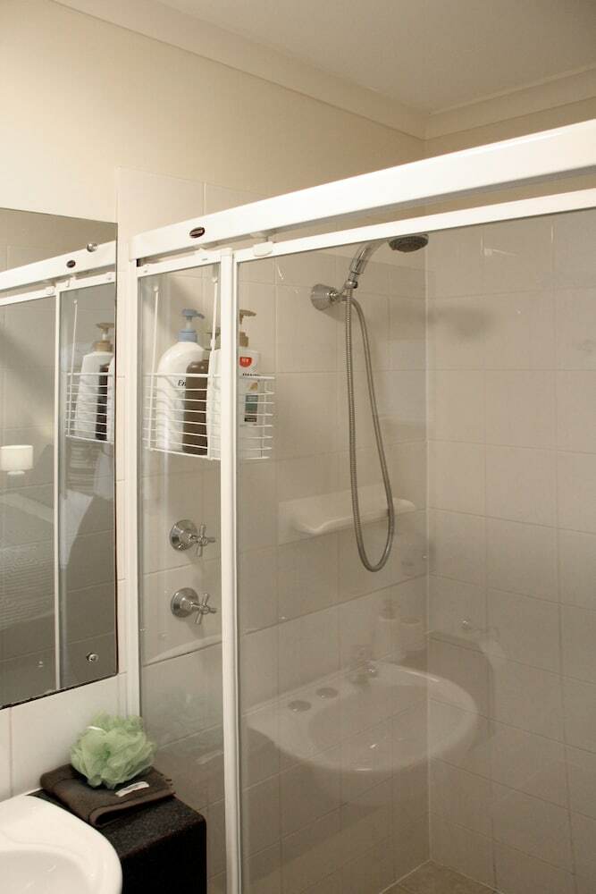 Adelaide Central Apartment - 3br, 2bath & Carpark