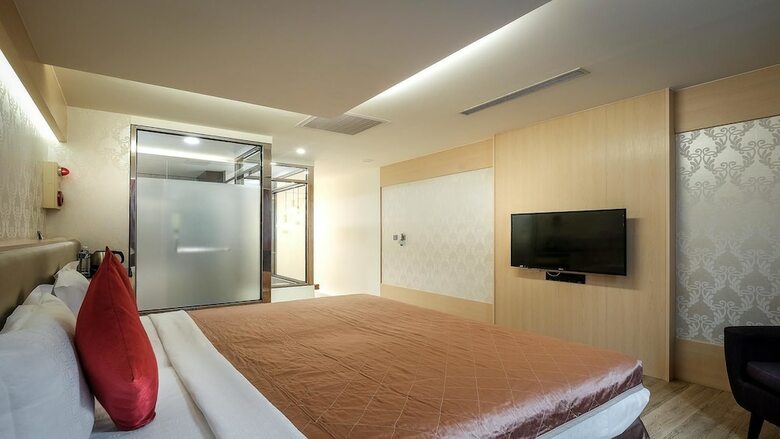 Hotel Surreal Motel - Lujhou Branch