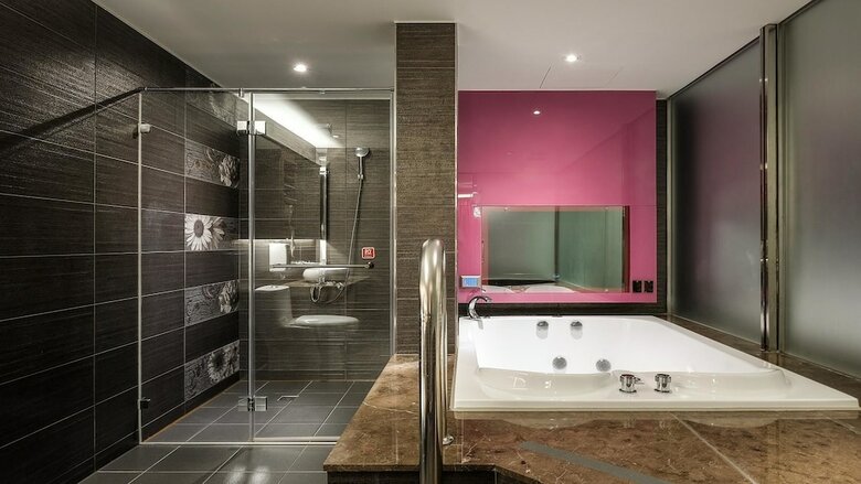 Hotel Surreal Motel - Lujhou Branch