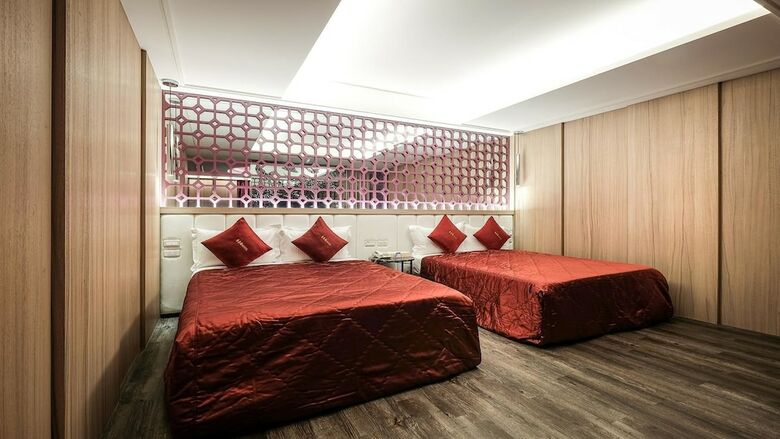 Hotel Surreal Motel - Lujhou Branch