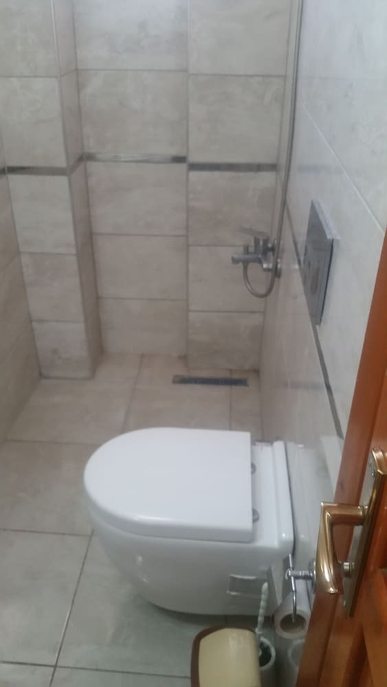 Hostal Funky Monkey Hostel & Pub Antalya - Adults Only