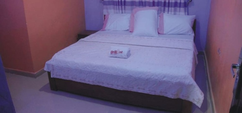 Brilliant Hotel And Suites