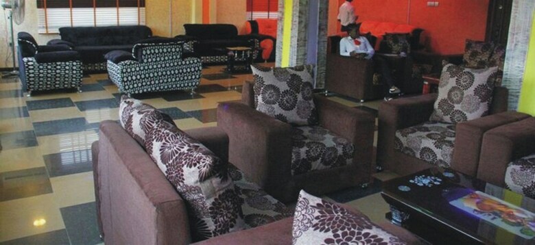 Brilliant Hotel And Suites