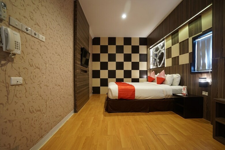 Hostal Oyo 1328 Hotel City