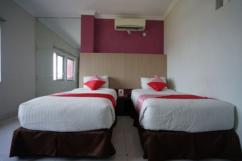 Hostal Oyo 1328 Hotel City