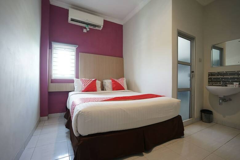 Hostal Oyo 1328 Hotel City