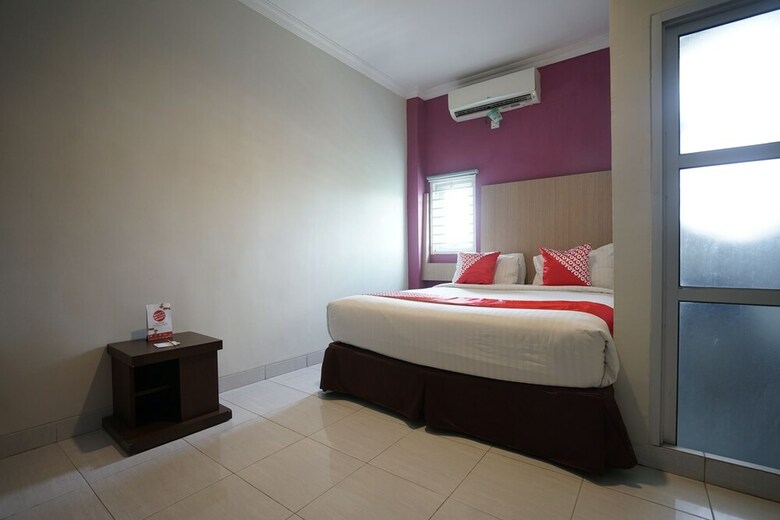 Hostal Oyo 1328 Hotel City