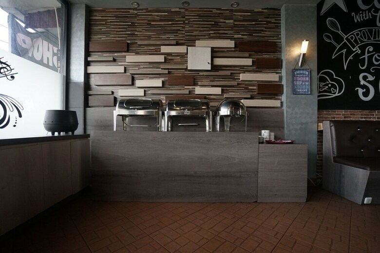 Hostal Oyo 1328 Hotel City