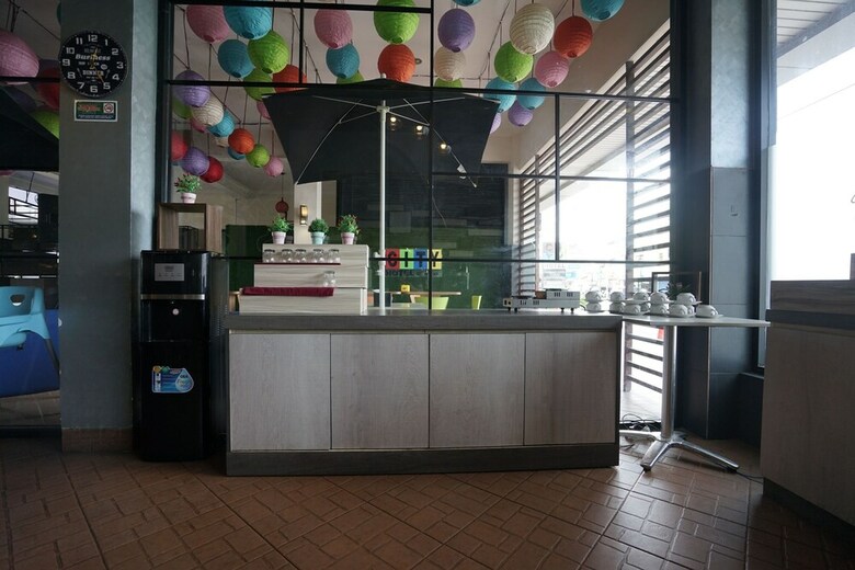Hostal Oyo 1328 Hotel City