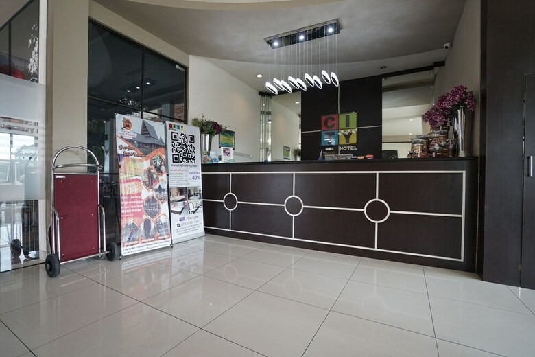 Hostal Oyo 1328 Hotel City