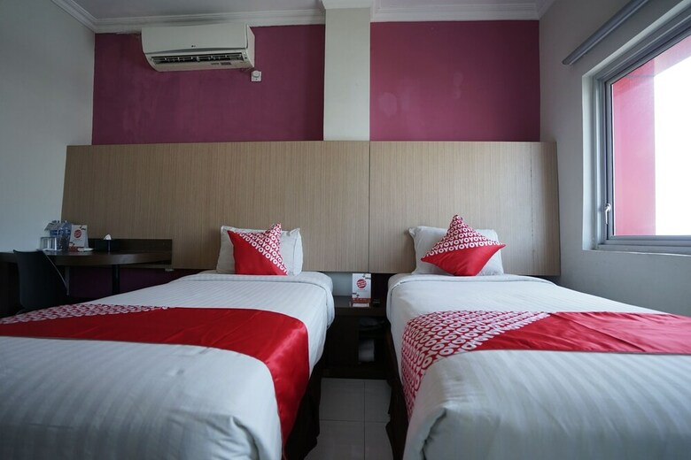 Hostal Oyo 1328 Hotel City