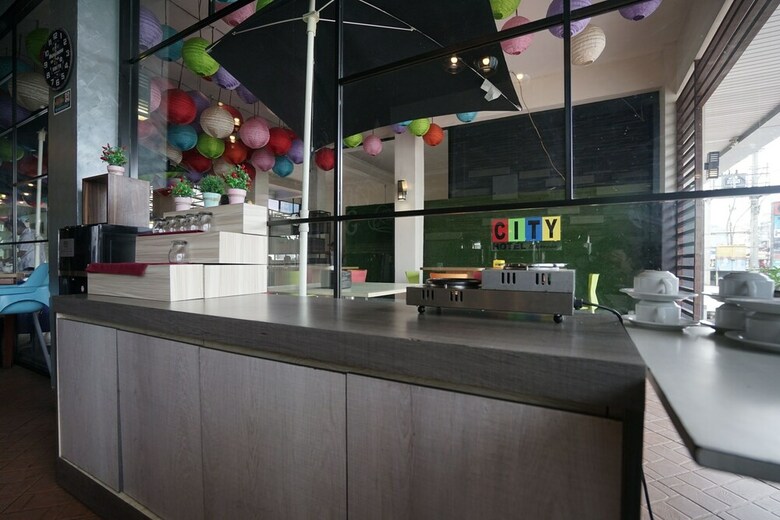 Hostal Oyo 1328 Hotel City