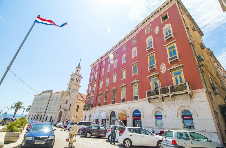 Furioso Apartments