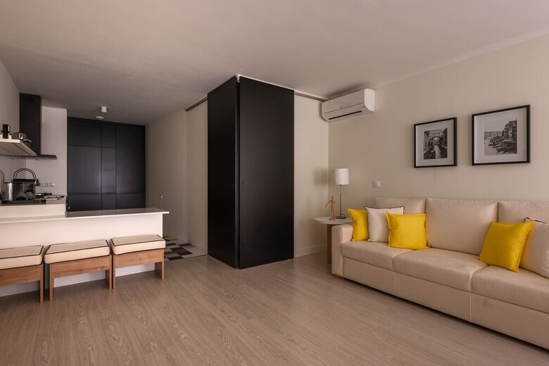 Apartamentos Classic Modern With A Splash Of Glam