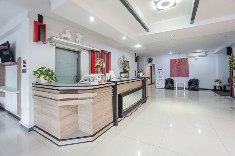 Hostal Oyo 1318 Hotel Prince Boulevard
